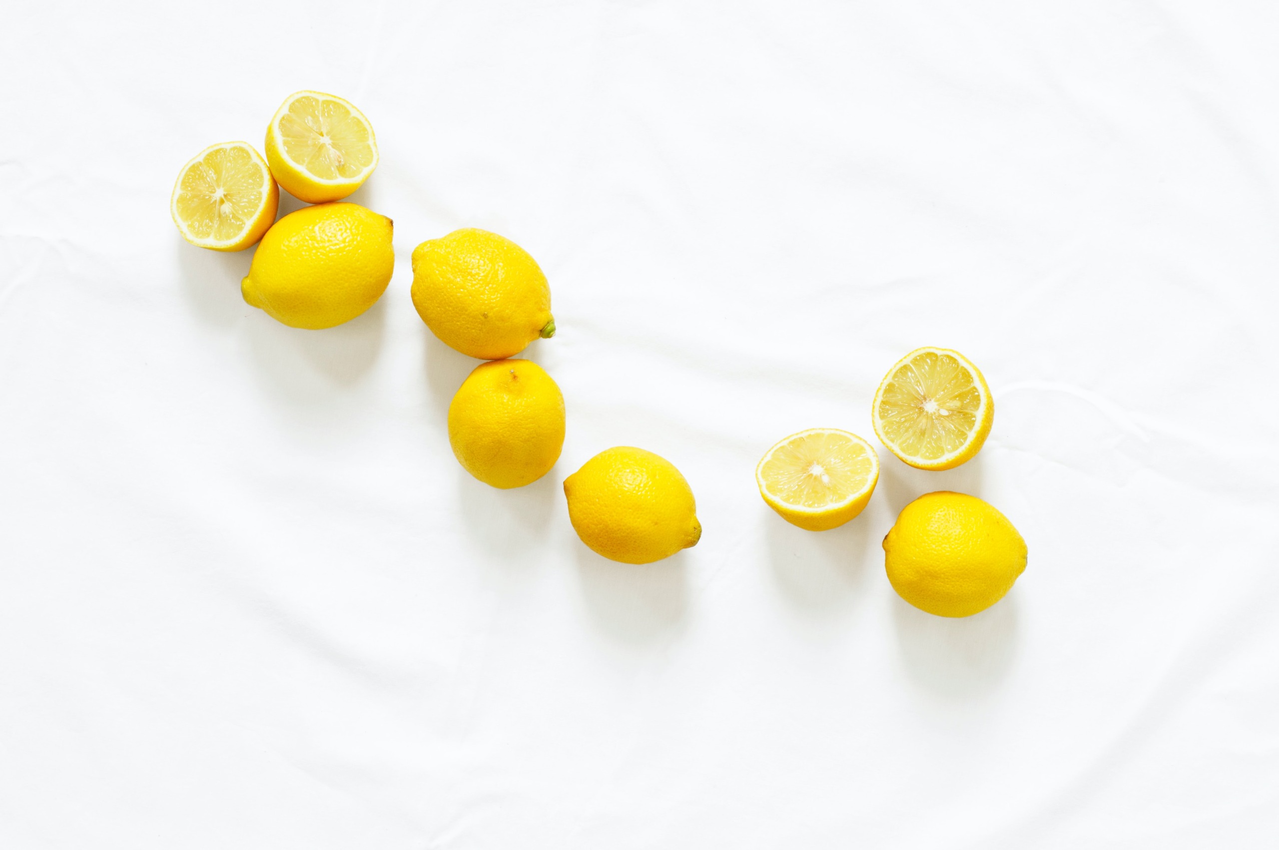 easy-diet-just-by-adding-lemon-to-your-usual-water