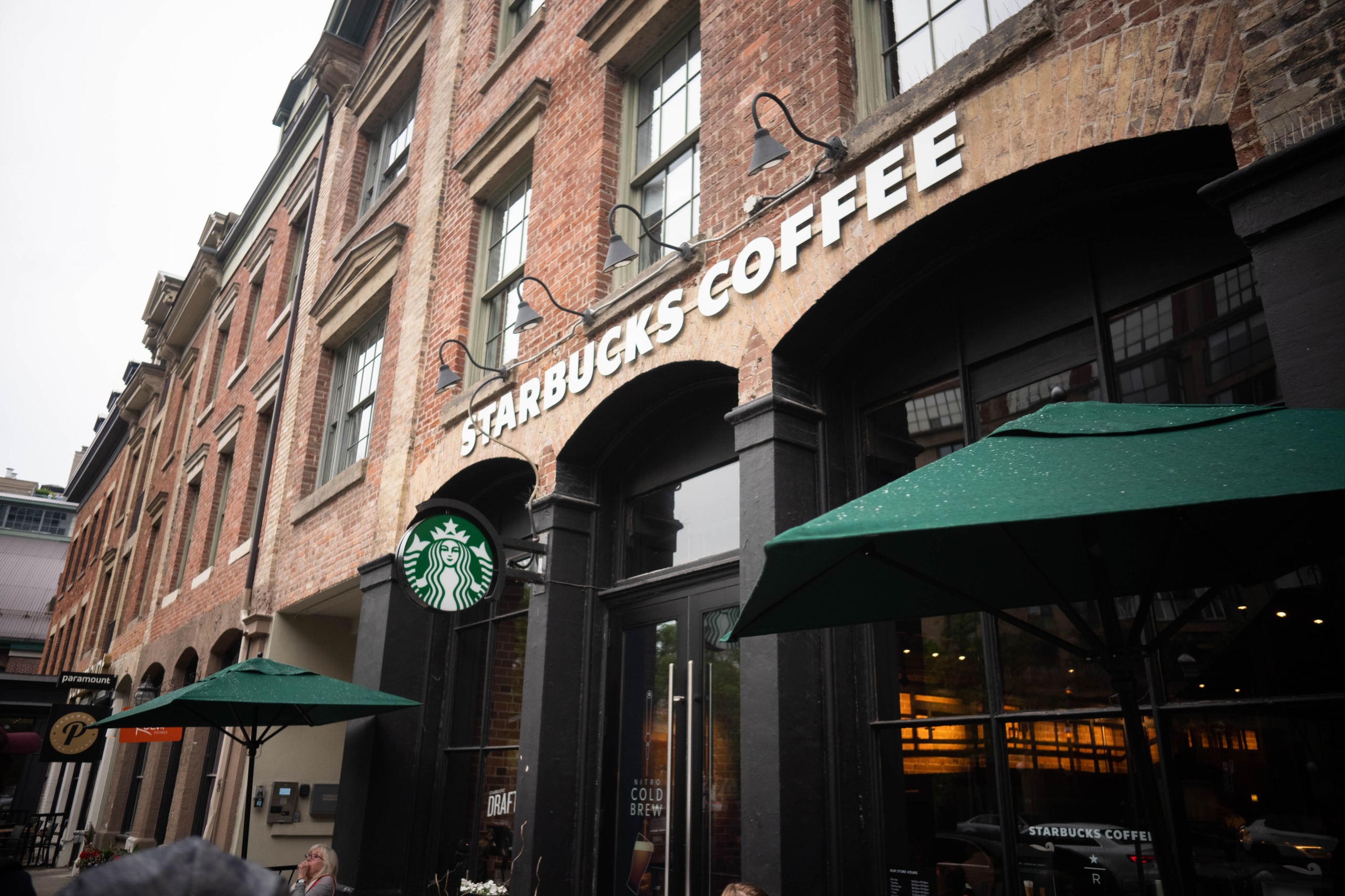 the-use-of-starbucks-in-the-store-becomes-even-more-sustainable
