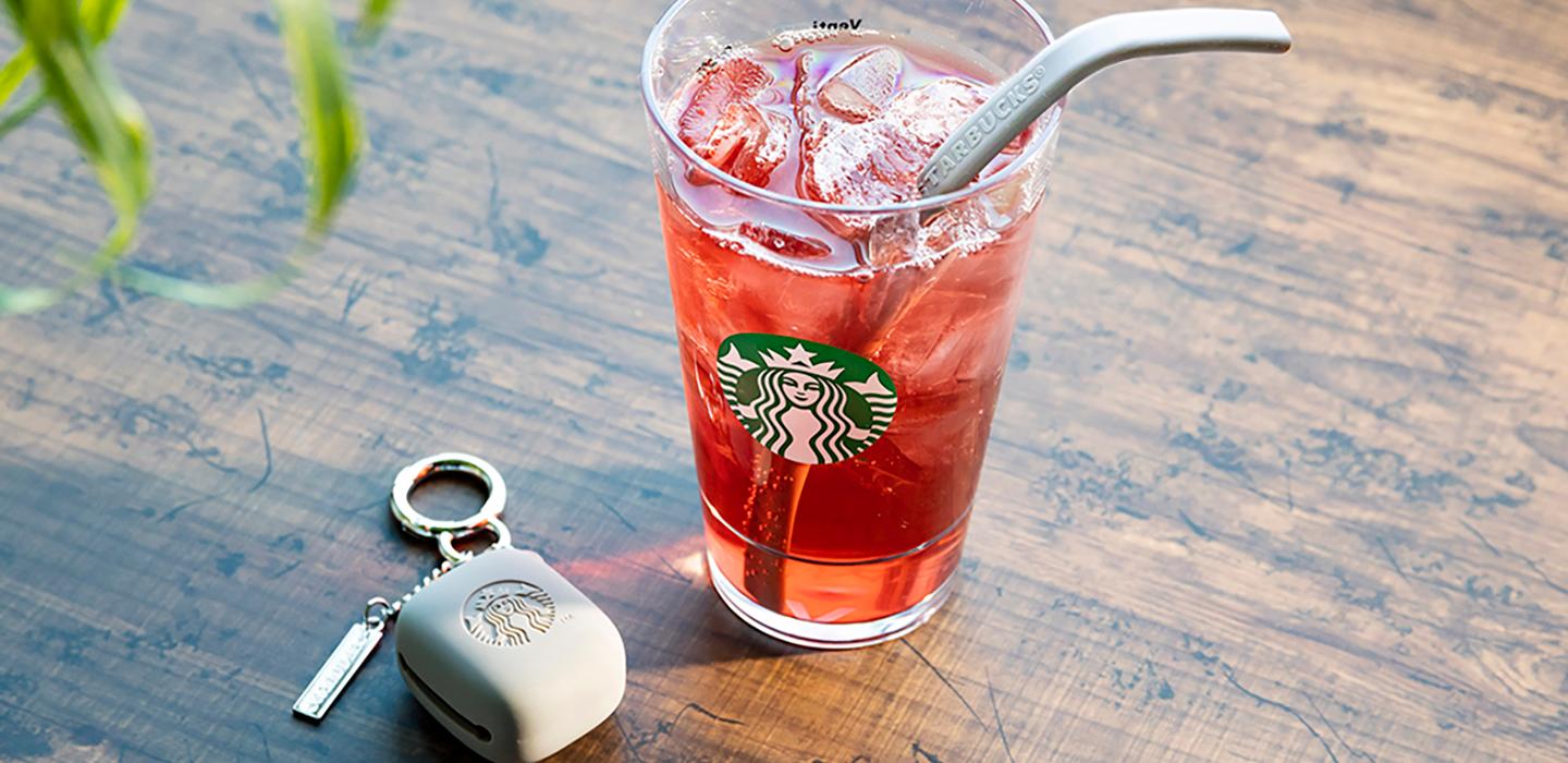 starbucks-reusable-straw-that-can-be-carried-as-a-charm